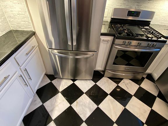 2nd image of 304 Bedford Ave #2