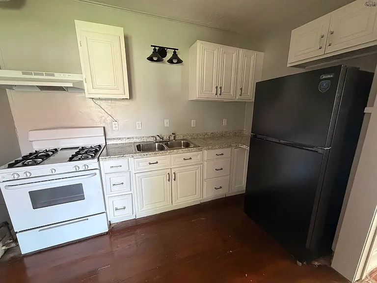 1824 Collins Ave — Photo 2
