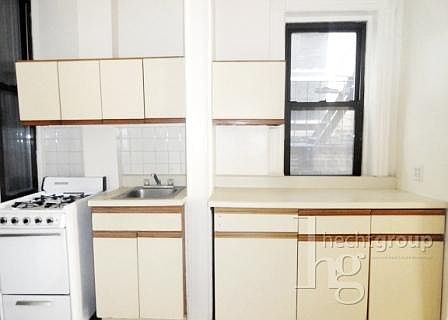 2nd image of 169 E 92nd St APT 1d