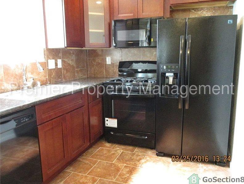 1st image of 841 S 46th St