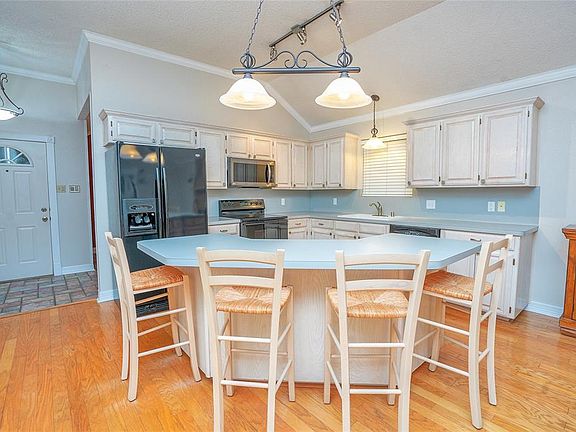 4th image of 416 Kelley Ct