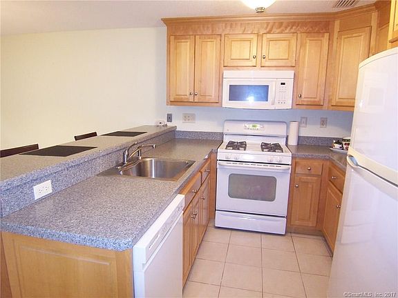 2nd image of 5 Hickory Ln