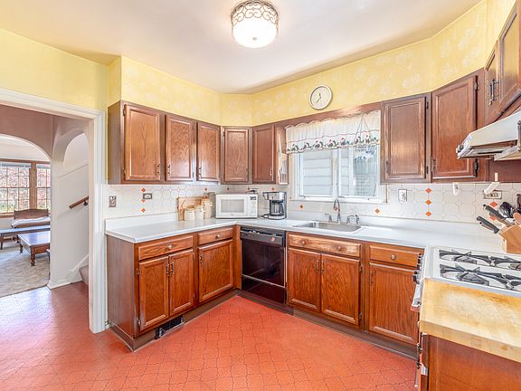 2nd image of 3764 N Olcott Ave