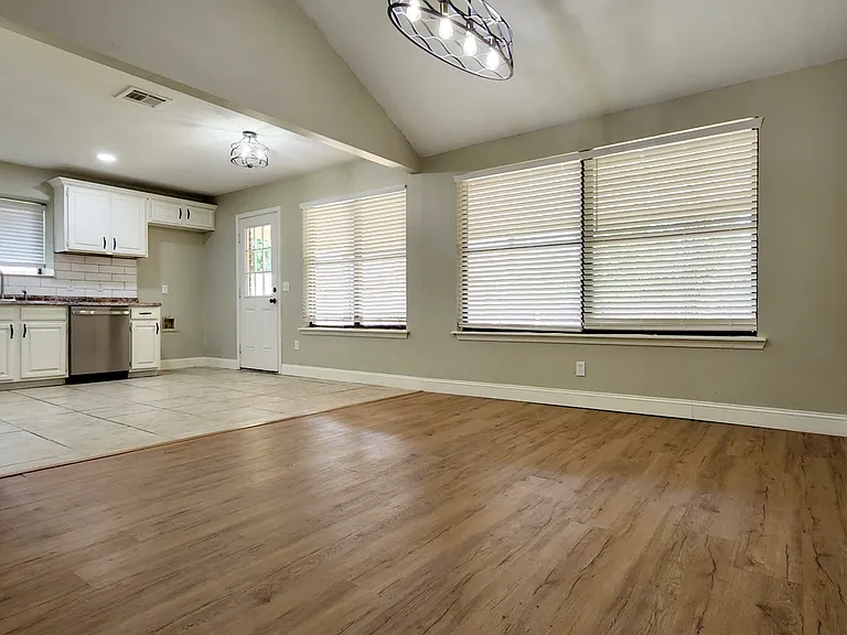 11703 Lorene Ave — Photo 5