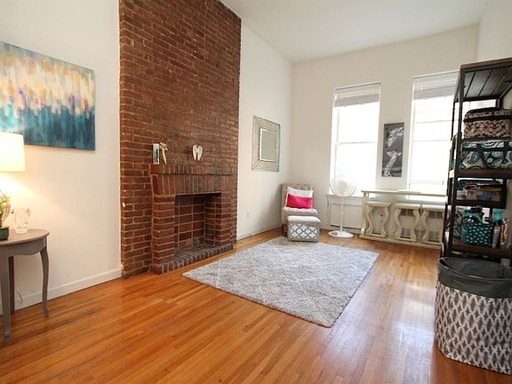 2nd image of 68 W 82nd St APT 3A