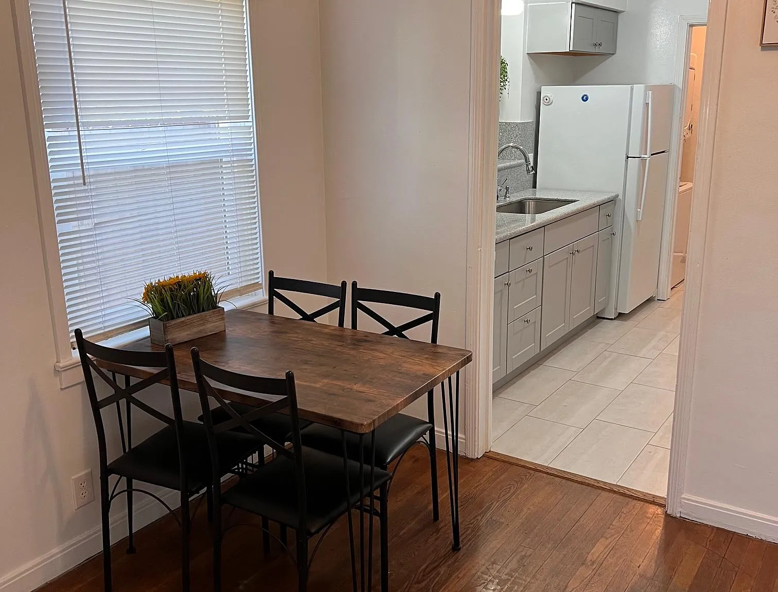 1 bed, 833 sqft, $1,675 — Photo 2