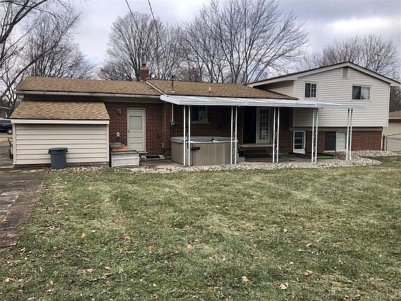 5th image of 425 Sleepy Hollow Dr