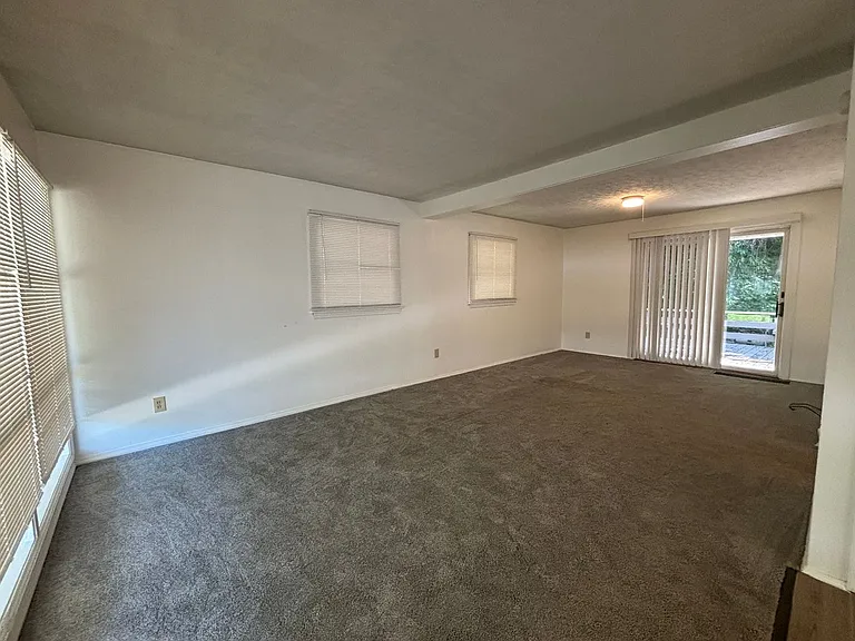 717 Jefferson Rd — Photo 9