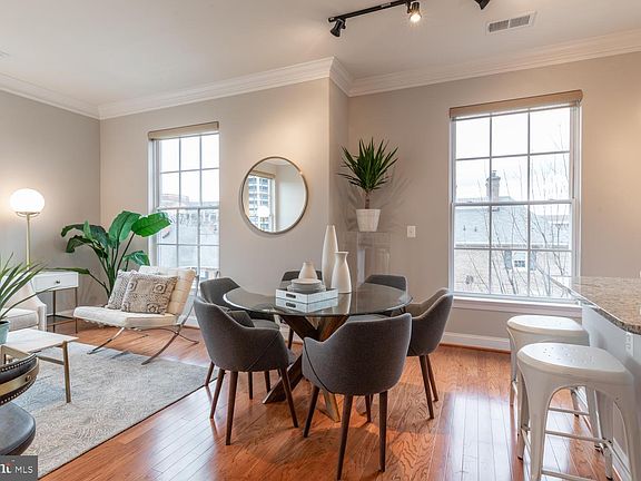 5th image of 1023 N Royal St Unit 317
