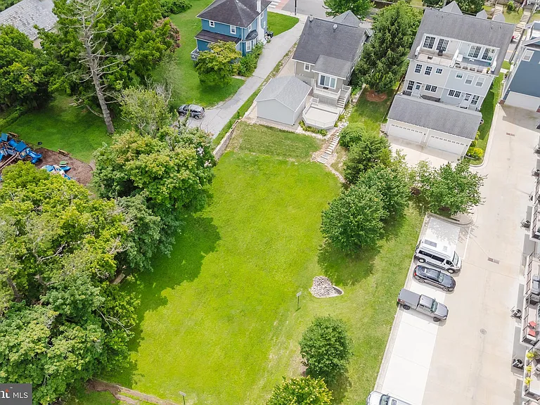 34 E Burke Ave — Photo 14
