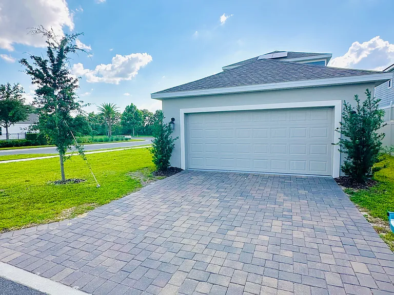1409 Williams Rd — Photo 3