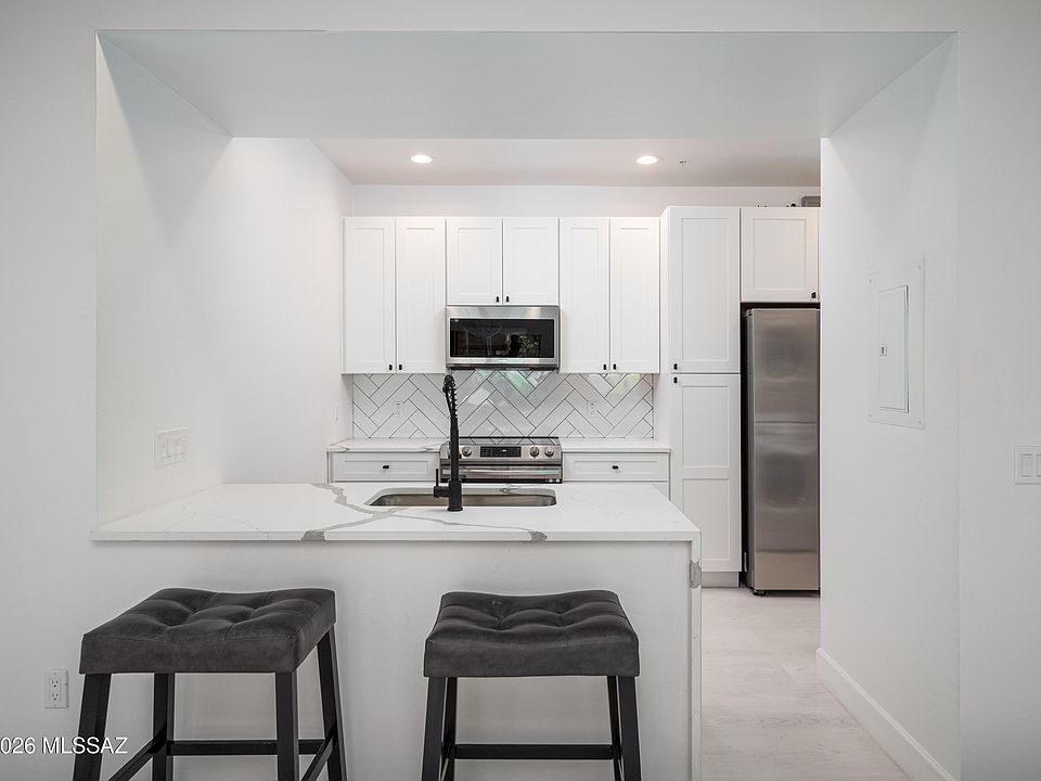 1st image of 1500 E Pusch Wilderness Dr Unit 17105