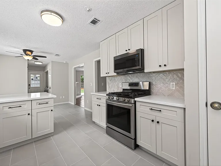 106 Breezy Point Pl — Photo 13