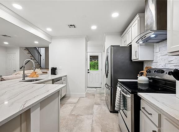 3rd image of 655 Colbert St #24