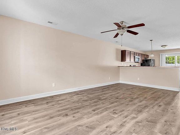 5th image of 101 W Murrow Lane
