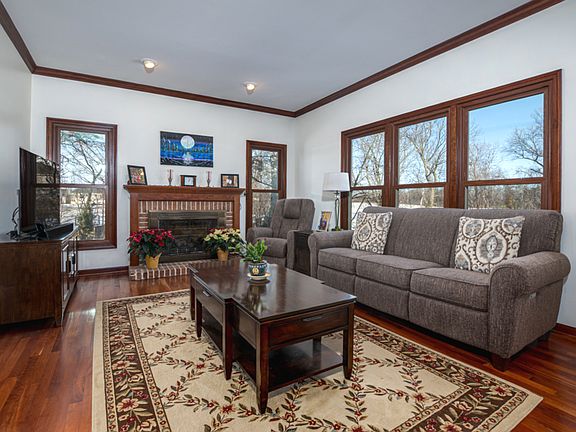 3rd image of 1351 Callen Ln
