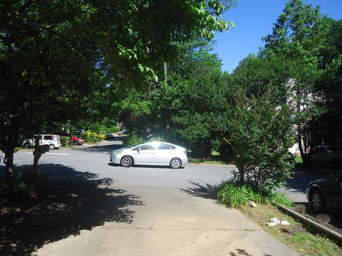 2 bed, 2.5 bath, 1280 sqft, $1,550 — Photo 2