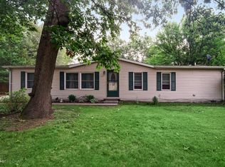 10895 Edgewood Dr, Demotte, IN 46310