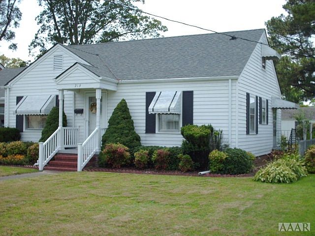 1st image of 213 Simpson St
