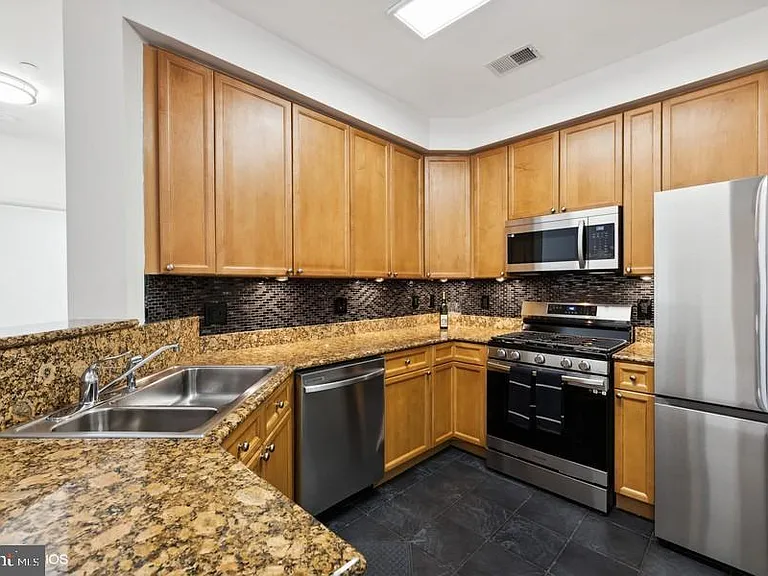 500 Belmont Bay Dr #205 — Photo 6