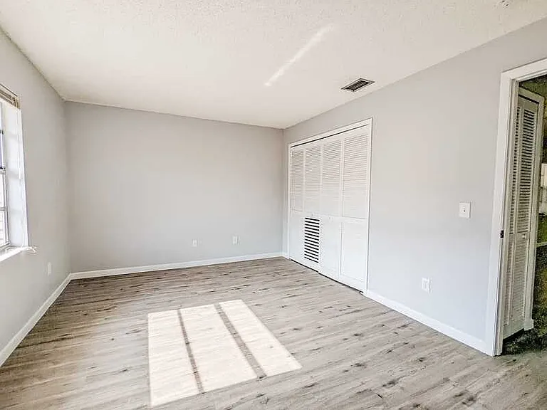 3202 Bloomingdale Villas Ct #3202 — Photo 9