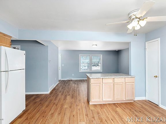 5th image of 4140 Curwood Ave SE
