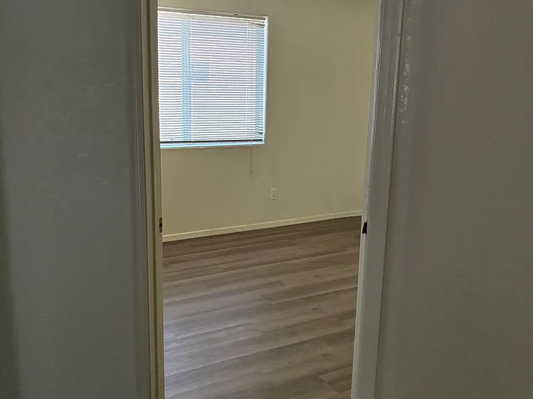1074 N Saguaro St — Photo 13