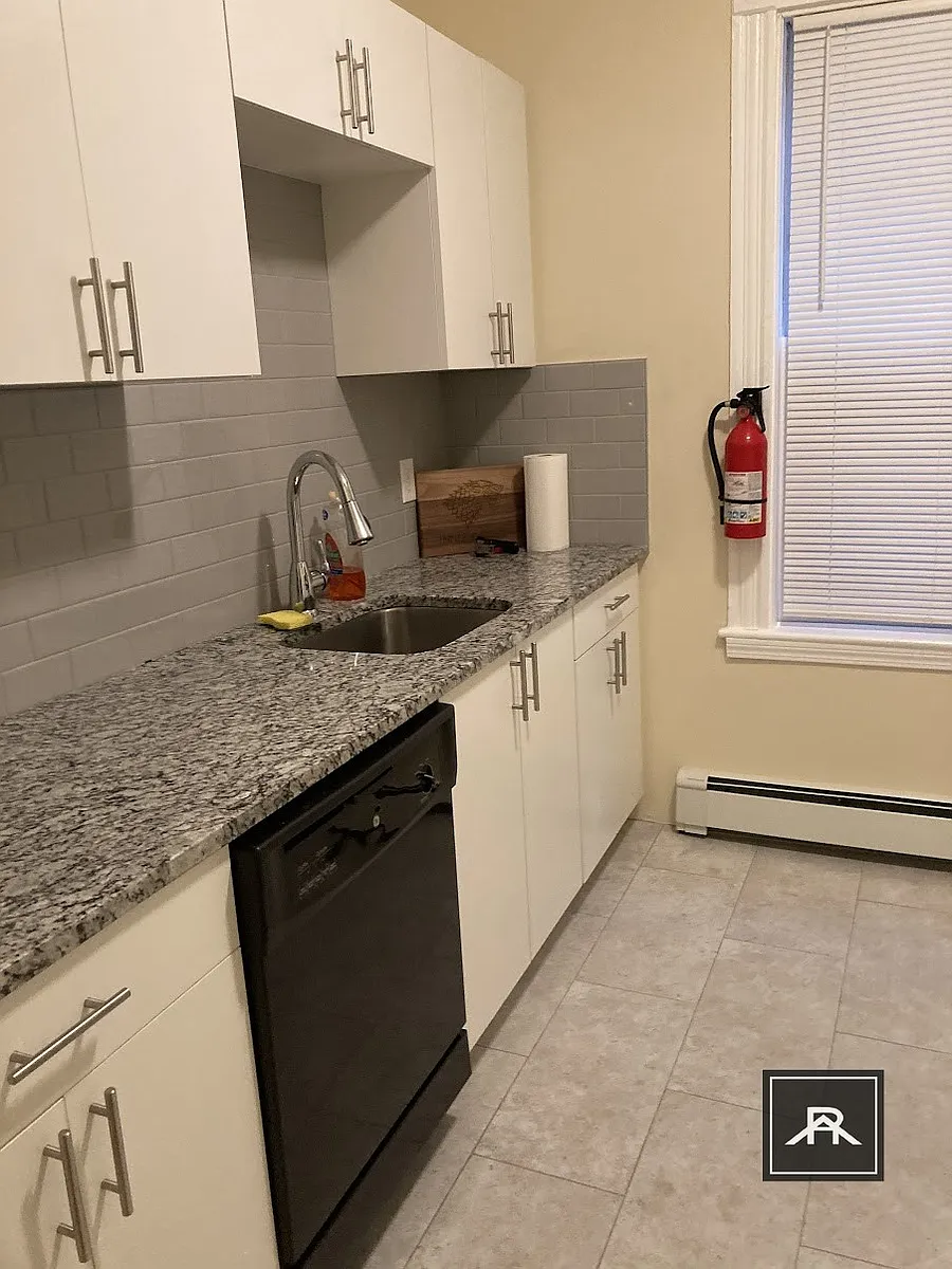Building Photo - 103 Calumet St #1