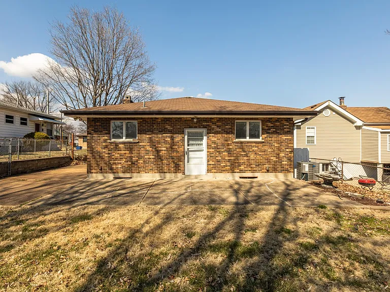 356 W Loretta Ave — Photo 34