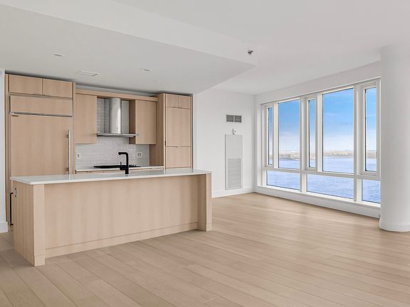 3rd image of 70 Little West St APT 20C