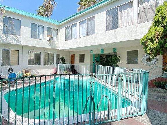2nd image of 7920 Selma Ave APT 2