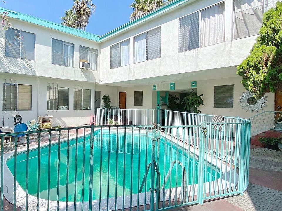 Courtyard with pool