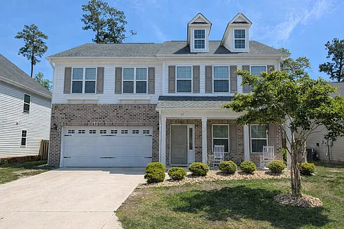 68 Collins Way Photo 1