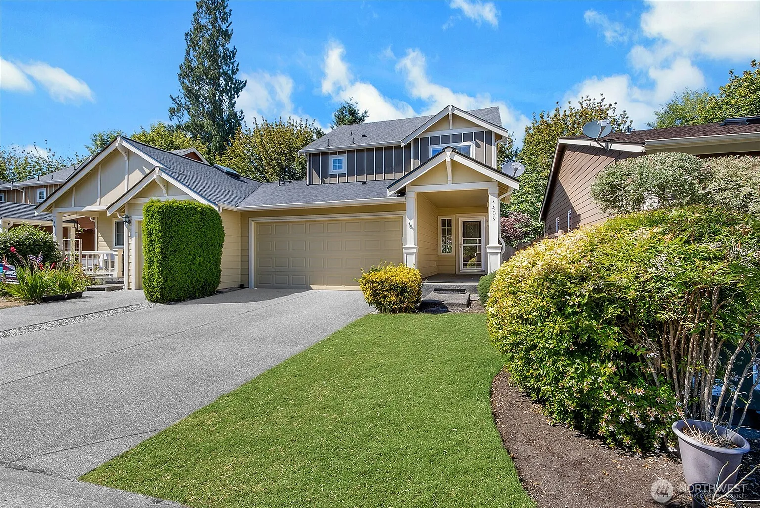 4409 Roxanna Loop SE photo 1