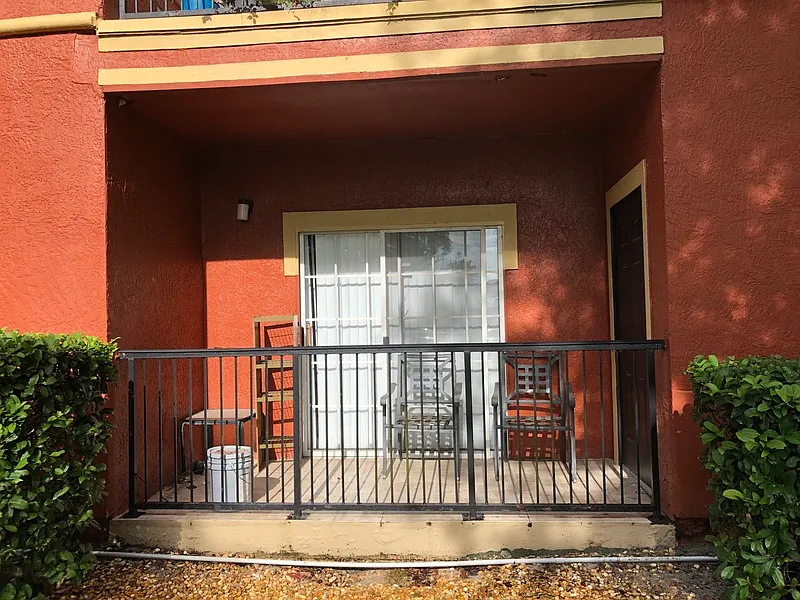 2 bed, 2.0 bath, 1242 sqft, $1,799 — Photo 2