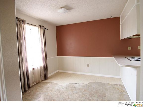 4th image of 233 Blanket Dr