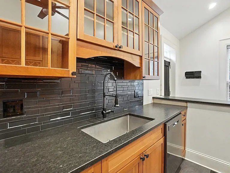 218 Brown St — Photo 20