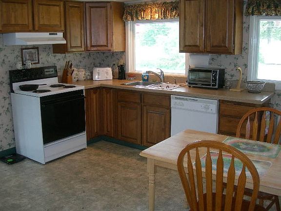 3rd image of 606 N Warren Ave