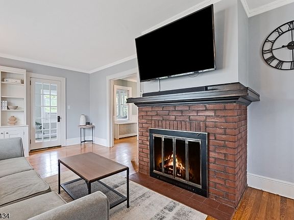 4th image of 12 Raymond Rd