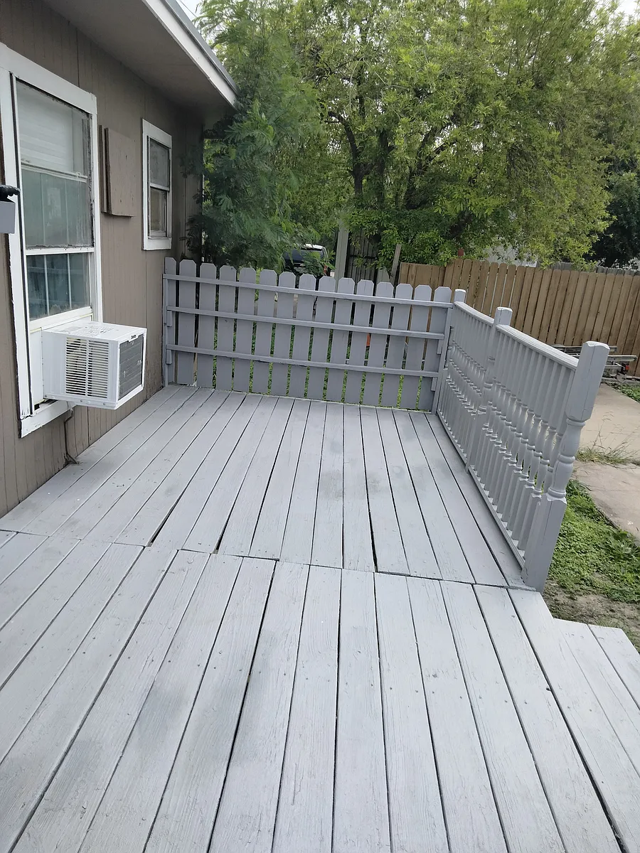 Building Photo - 1012 E Johnston Ave #8