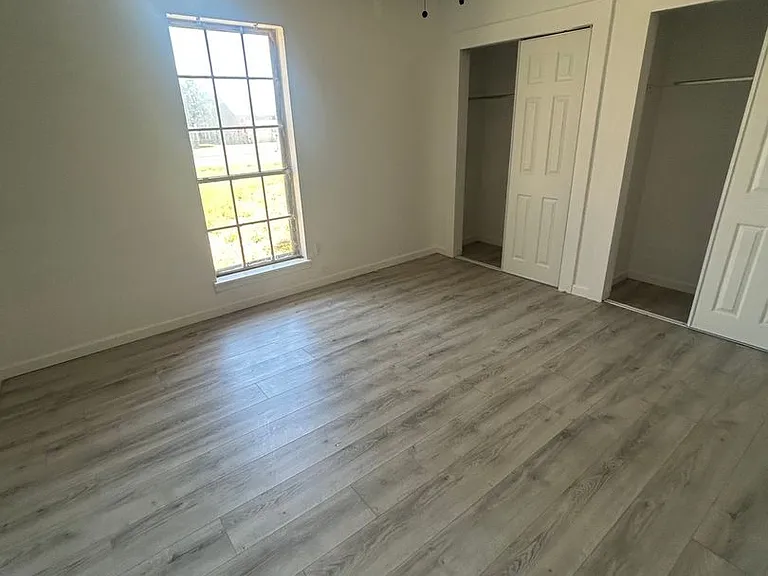 8216 Elkridge Ave — Photo 3