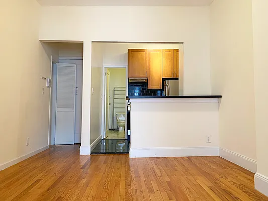 Rented by Waverly Realty Associates | media 7