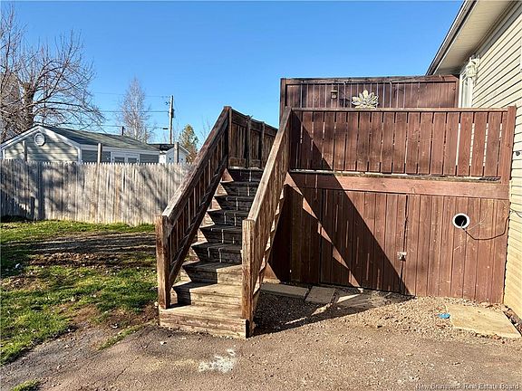 5th image of 117 Lonsdale Dr