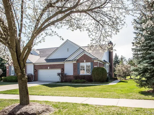 17059 Birchwood Dr, Northville, MI 48168