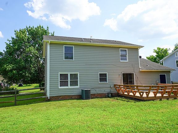 3rd image of 11521 Watermoss Ln