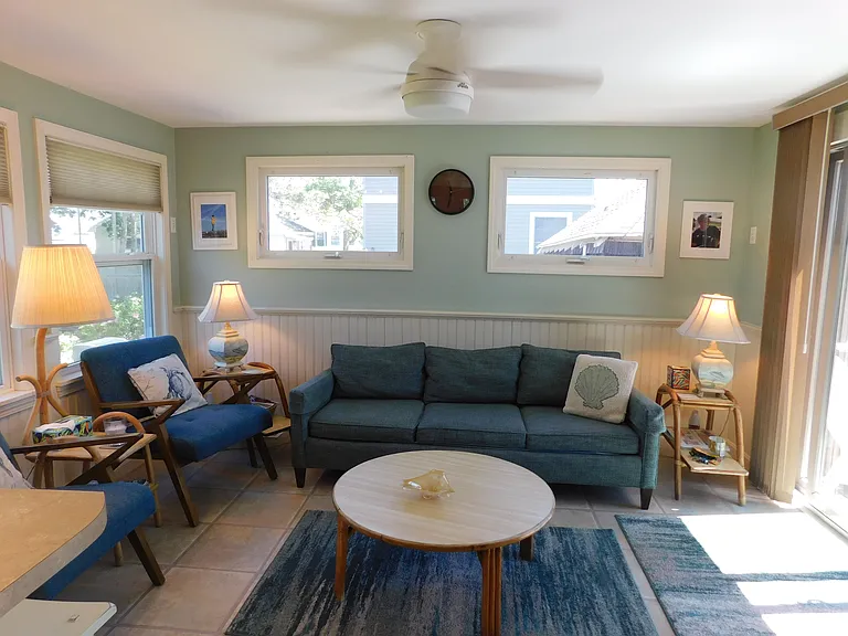 70 E Grand Ave — Photo 28