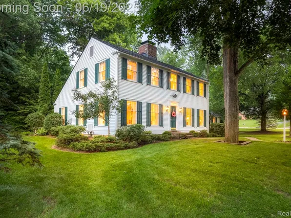 18410 Fermanagh Ct, Northville, MI 48168