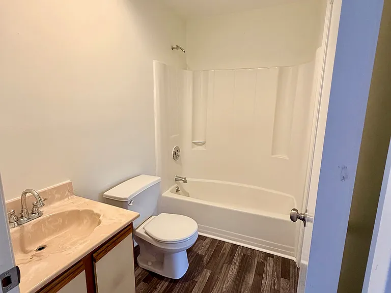 1511 Railroad Ave #100 — Photo 7