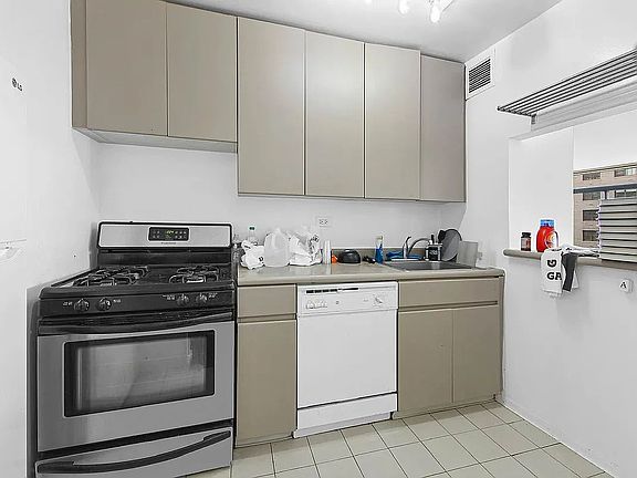 4th image of 400 E 70th St APT 1103