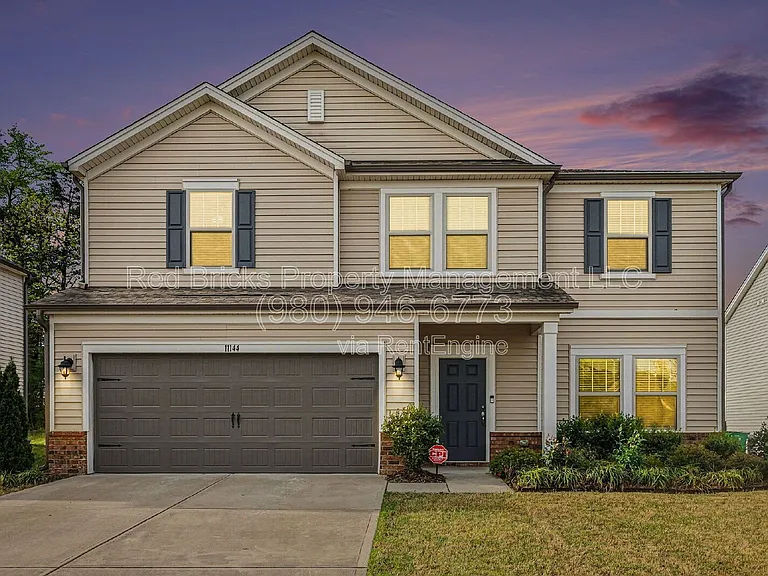 11144 Comiskey Ln — Photo 2